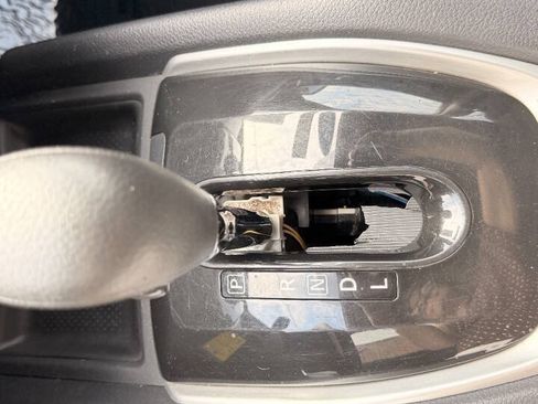 Used 2015 Nissan Rogue S AWD/4WD image 30