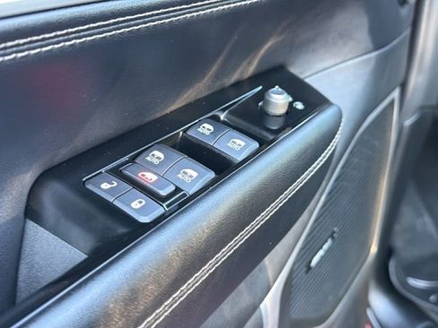 Used 2024 Jeep Wagoneer Series II w/ Flexible Seating Group RWD image 11
