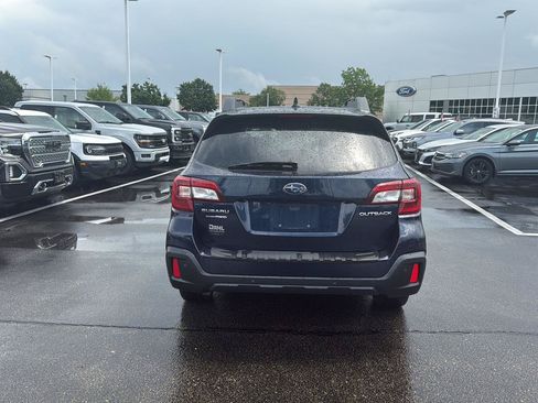 Used 2018 Subaru Outback 2.5i Limited AWD/4WD image 4
