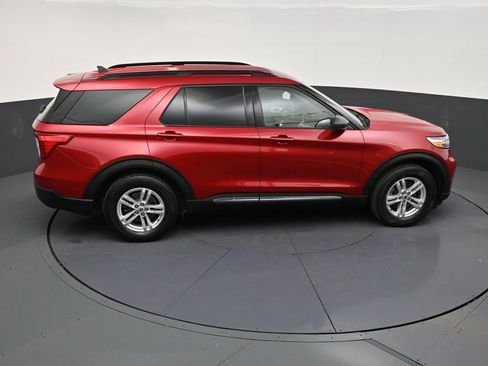 Used 2023 Ford Explorer XLT w/ Equipment Group 202A RWD image 17