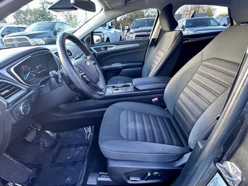 Used 2019 Ford Fusion SE FWD image 10