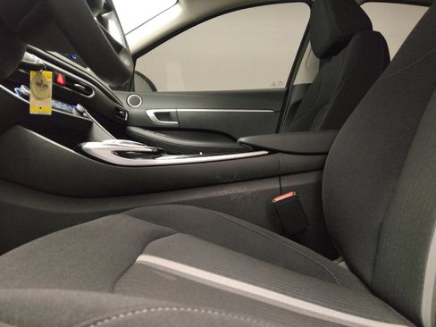Used 2023 Hyundai Sonata SE FWD image 17