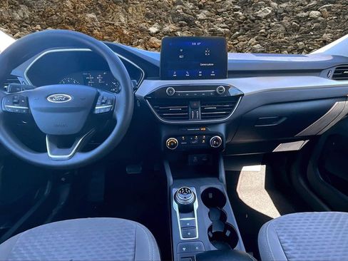 Used 2022 Ford Escape SE image 15