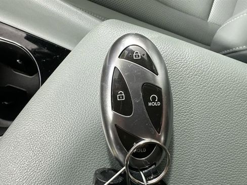 Used 2024 Hyundai Elantra Limited image 29