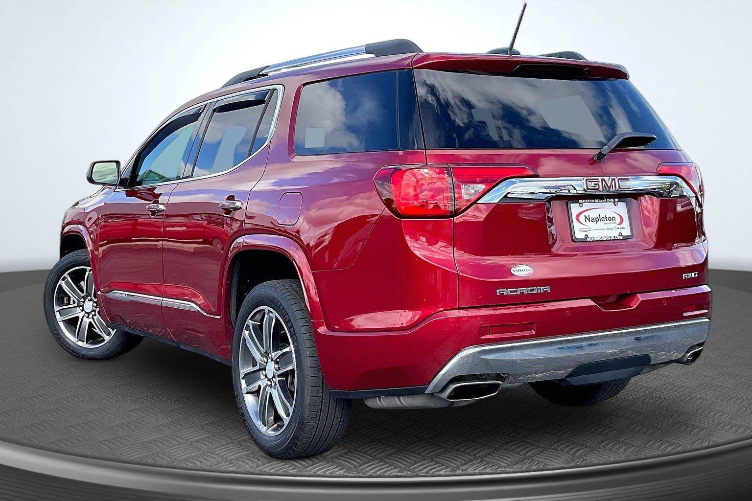 Used 2019 GMC Acadia Denali w/ Technology Package AWD/4WD image 14