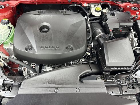 Used 2019 Volvo XC40 T5 Momentum image 46