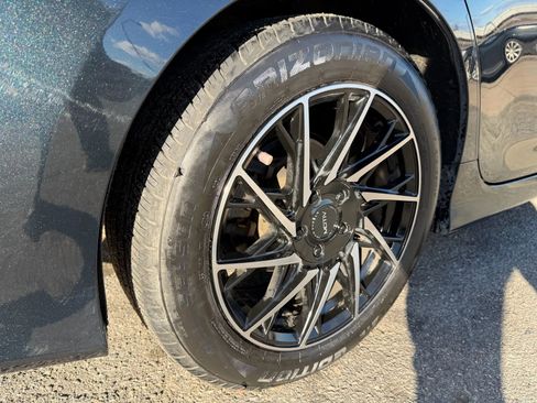 Used 2013 Toyota Camry L image 23