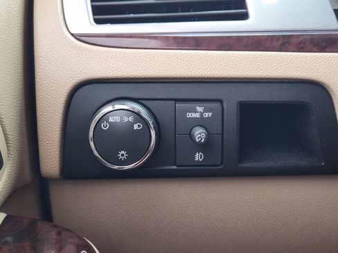 Used 2014 Cadillac Escalade Premium AWD/4WD image 15