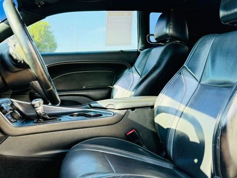 Used 2016 Dodge Challenger SXT Plus image 8