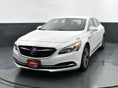 Used 2017 Buick LaCrosse Essence image 6