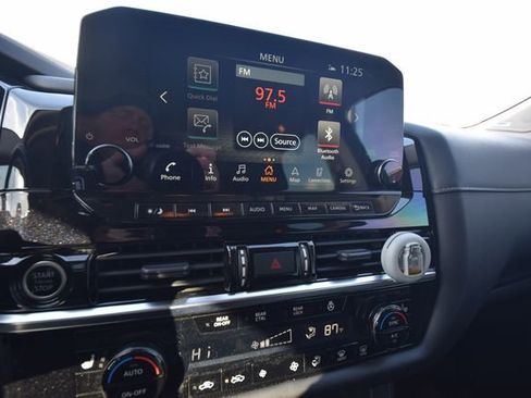 Used 2022 Nissan Pathfinder SL w/ SL Premium Package image 12