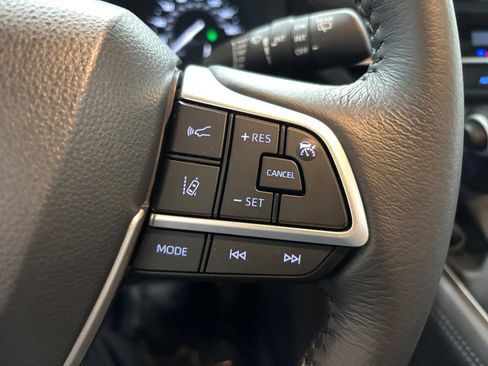 Used 2024 Toyota Sienna XLE w/ XLE Plus Package FWD image 26