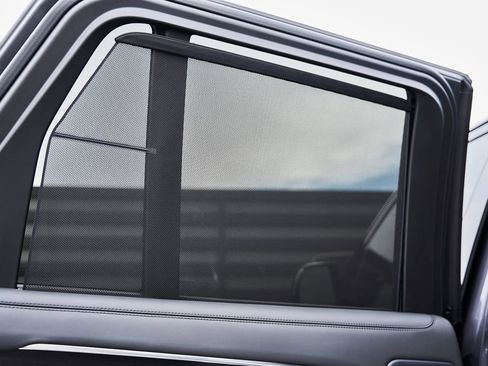 Used 2025 Land Rover Range Rover SE AWD/4WD image 46