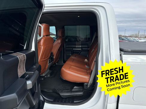 Used 2017 Ford F250 XLT w/ XLT Premium Package image 11