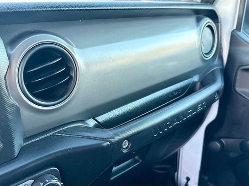 Used 2022 Jeep Wrangler Sport image 21