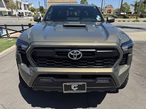 Used 2024 Toyota Tacoma TRD Sport w/ TRD Sport Upgrade Package AWD/4WD image 11