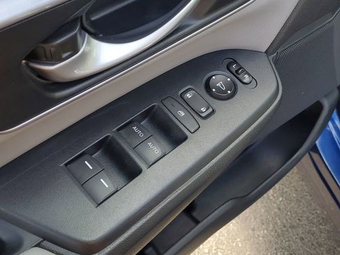 Used 2017 Honda CR-V Touring image 13