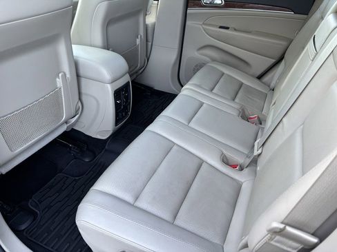 Used 2013 Jeep Grand Cherokee Limited w/ Luxury Group II image 13