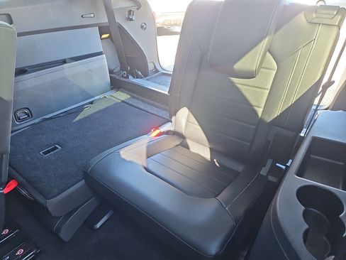 Used 2023 Volkswagen Atlas SEL Premium image 38