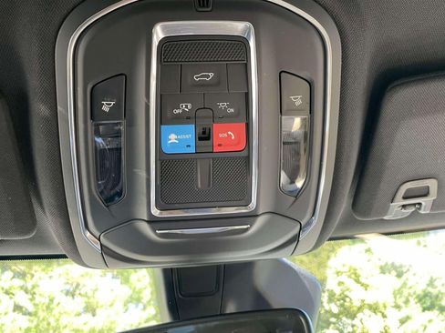 Used 2023 Jeep Grand Cherokee L Limited AWD/4WD image 31