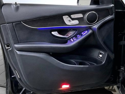 Used 2022 Mercedes-Benz GLC 300 4MATIC image 23