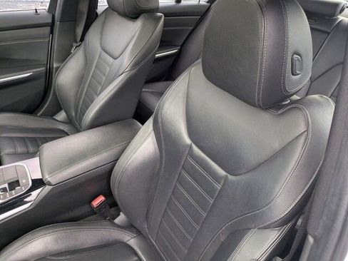 Used 2019 BMW 330i xDrive Sedan w/ Premium Package image 12