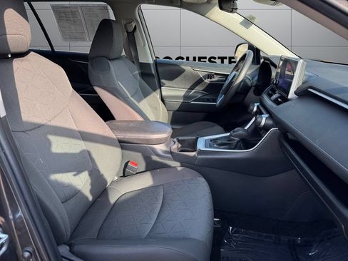 Certified 2023 Toyota RAV4 XLE w/ Convenience Package AWD/4WD image 17