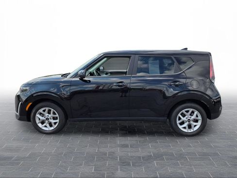 Used 2025 Kia Soul LX w/ LX Technology Package FWD image 3