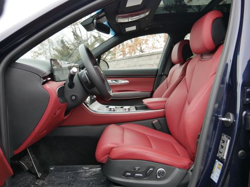 Used 2026 Genesis GV70 3.5T Sport Advanced image 12