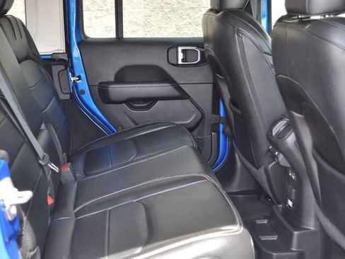 Used 2023 Jeep Wrangler Unlimited Sahara w/ Cold Weather Group AWD/4WD image 3