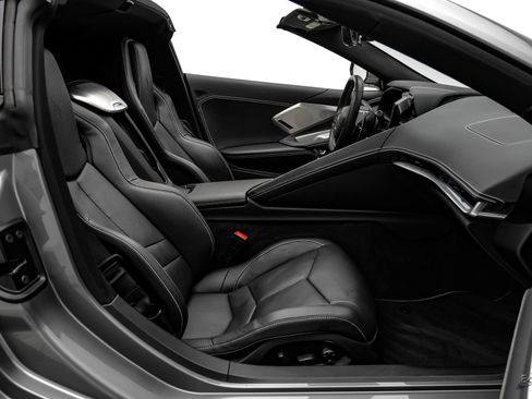 Used 2022 Chevrolet Corvette Stingray Preferred Cpe w/ Z51 Performance Package RWD image 59