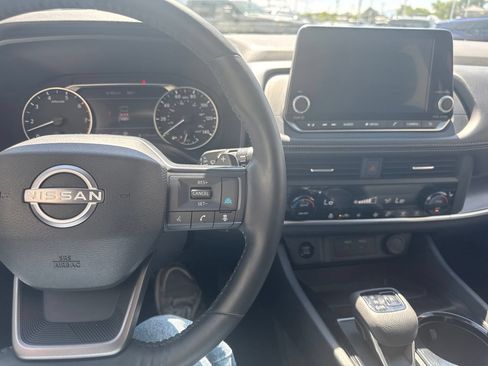 Used 2025 Nissan Rogue SV w/ SV Premium Package AWD/4WD image 23