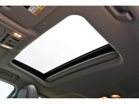 Used 2023 Toyota Highlander Limited FWD image 30
