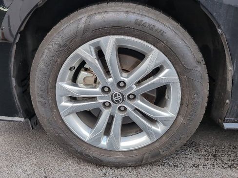 Used 2021 Toyota Sienna Platinum image 10