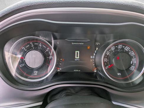 Used 2022 Dodge Challenger SXT image 10