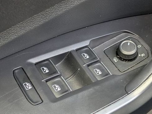 Used 2024 Volkswagen Jetta SE FWD image 23