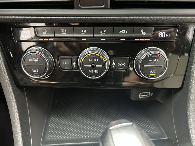 Used 2019 Volkswagen Jetta R-Line FWD image 18