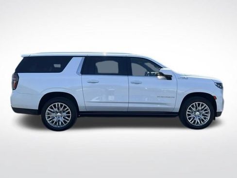 Used 2023 Chevrolet Suburban High Country w/ Premium Package 2 AWD/4WD image 18