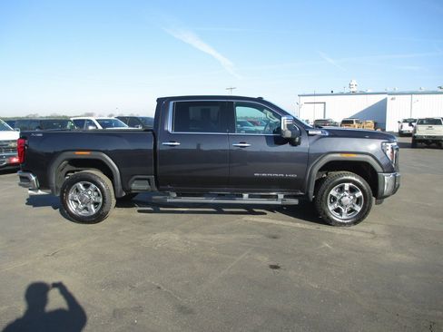 Used 2025 GMC Sierra 2500 SLT w/ SLT Premium Package image 5