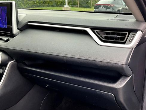 Used 2023 Toyota RAV4 LE image 13