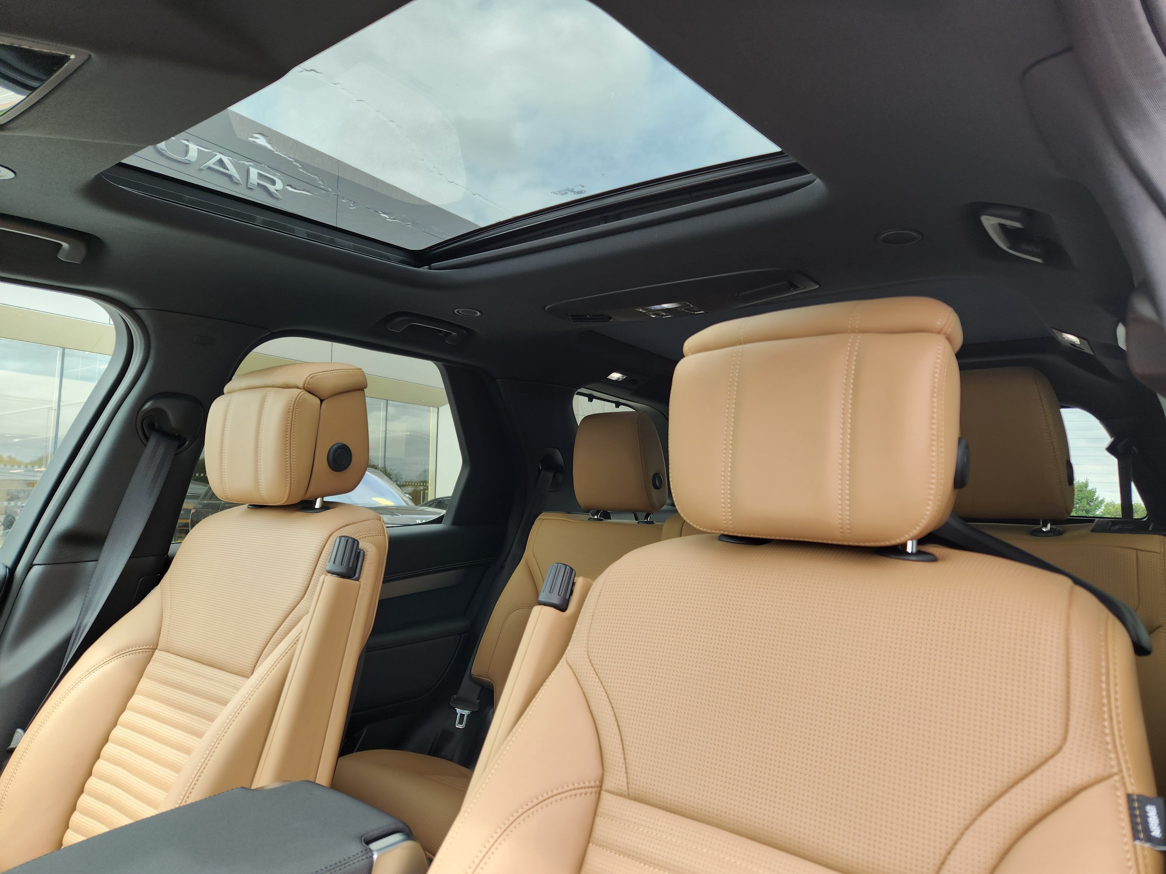 New 2026 Land Rover Discovery Limited Edition AWD/4WD image 10