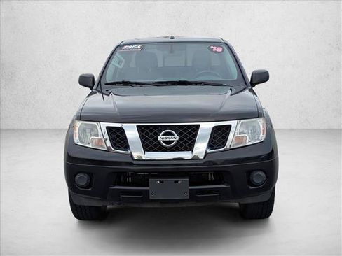 Used 2018 Nissan Frontier SV AWD/4WD image 2