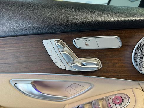 Used 2020 Mercedes-Benz GLC 300 4MATIC w/ Premium Package image 12