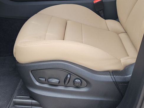 Certified 2026 Porsche Cayenne AWD/4WD image 23