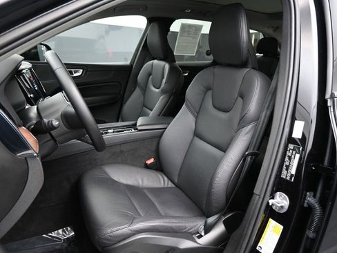 Used 2024 Volvo XC60 B5 Plus w/ Protection Package Premier image 14