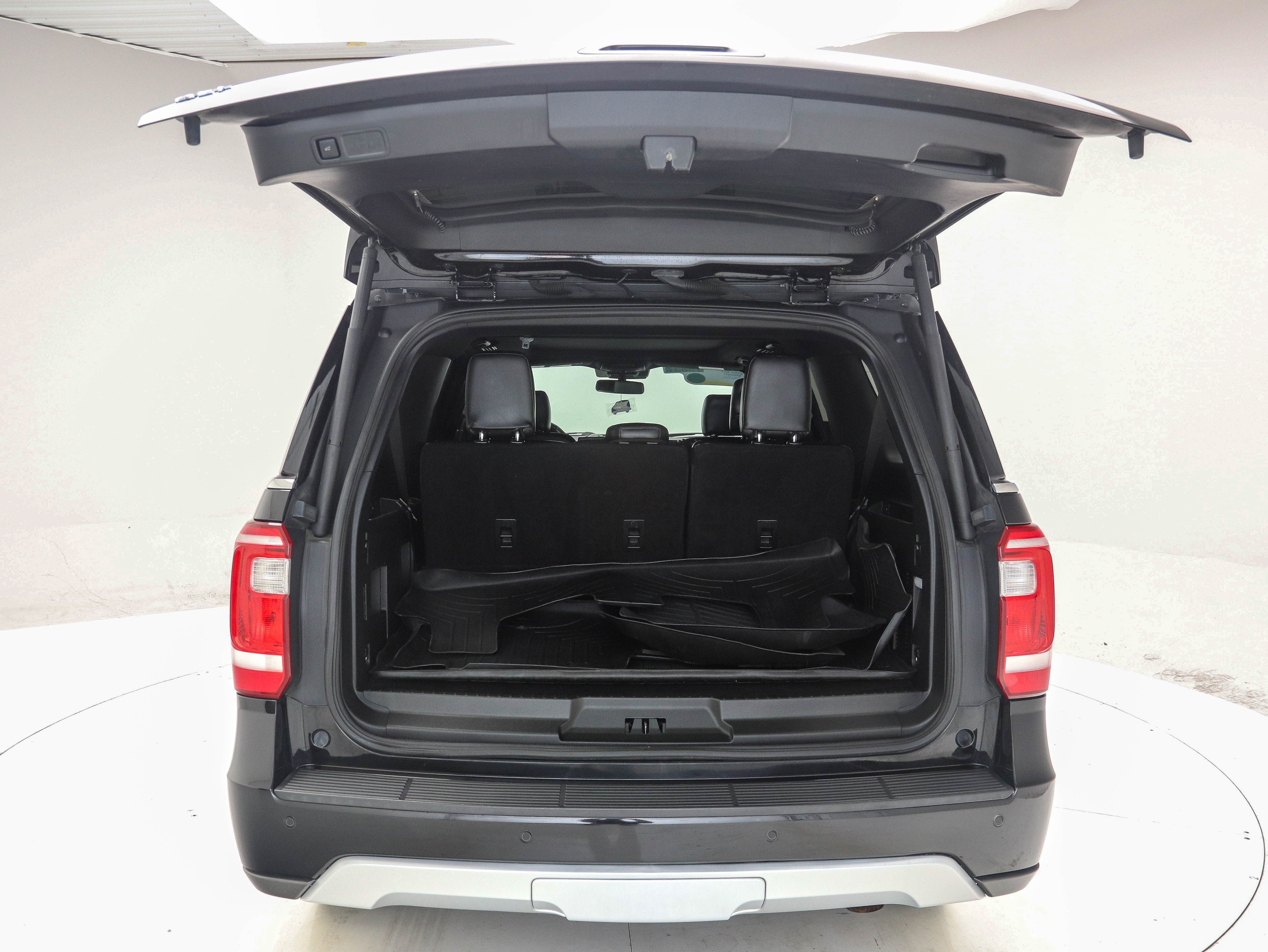 Used 2020 Ford Expedition Max XLT w/ Equipment Group 202A AWD/4WD image 10