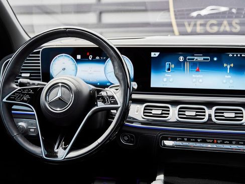 Used 2024 Mercedes-Benz Maybach GLS 600 4MATIC image 59