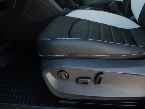 New 2025 Volkswagen Taos SEL AWD/4WD image 5