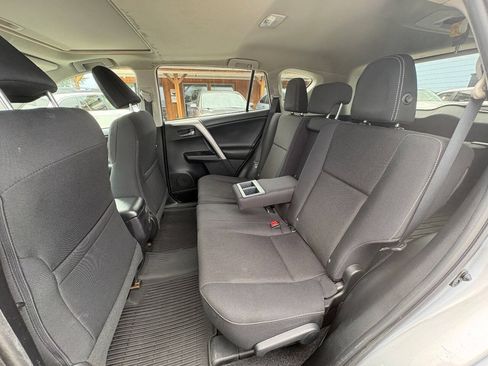 Used 2016 Toyota RAV4 XLE AWD/4WD image 9