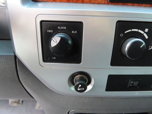 Used 2006 Dodge Ram 2500 Truck Laramie AWD/4WD image 22